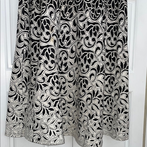 Trendy Black and White Mini Dress - Picture 5 of 6